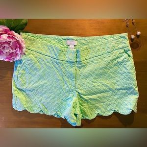 Gently Worn Scalloped Hem Shorts 🌸🌴🌞🦩🍧